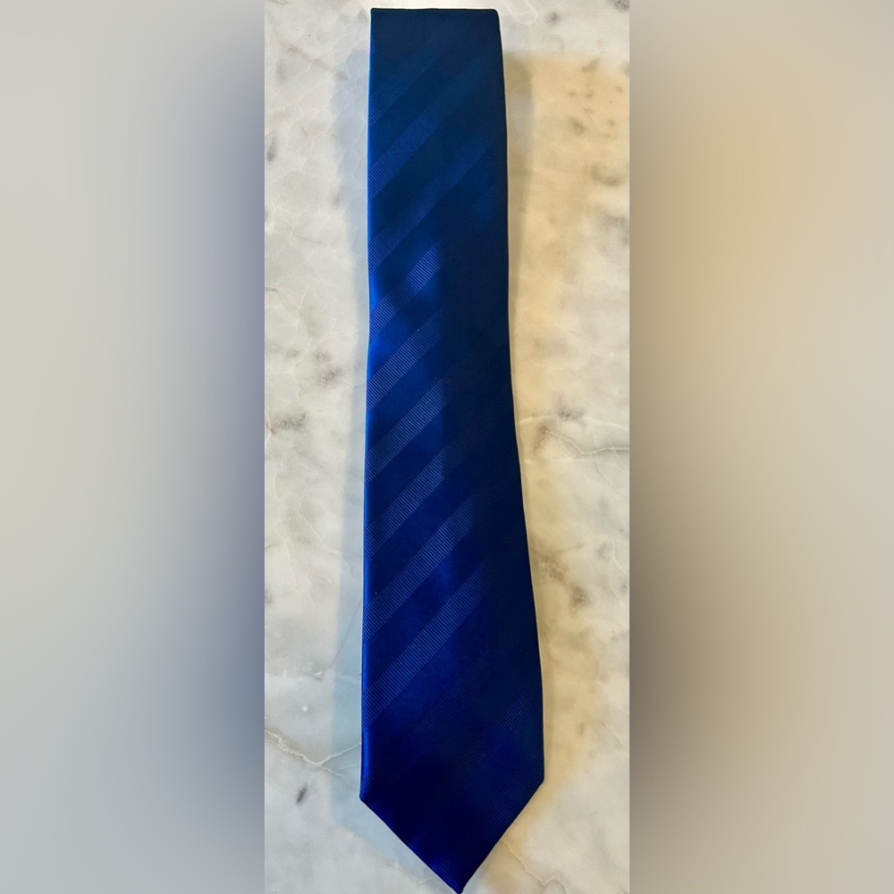 Brioni Navy Blue monochromatic striped tie 100% silk